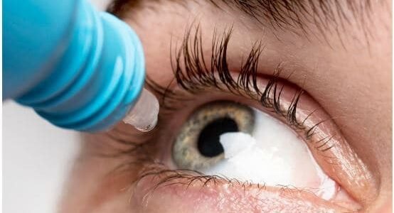 هل قطرة العين تفطر الصائم