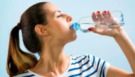 كم كوب من الماء يجب شربه يوميا في رمضان وما هي أهمية شرب الماء