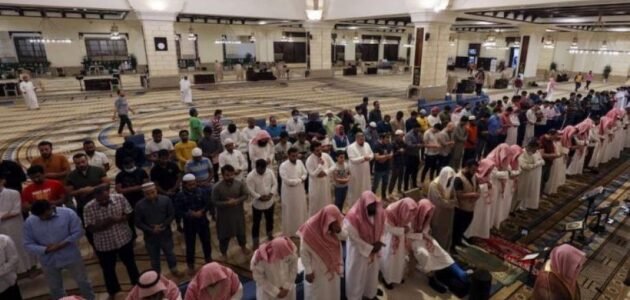 اي ساعة صلاة التراويح في السعودية 2023