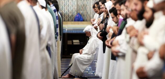 اي ساعة صلاة التراويح في جدة