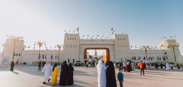كم شهر يستمر مهرجان الشيخ زايد التراثي