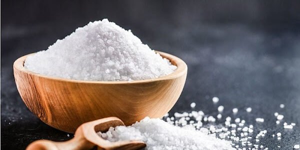 الاسم النظامي لملح الطعام ومم يتكون هذا الملح