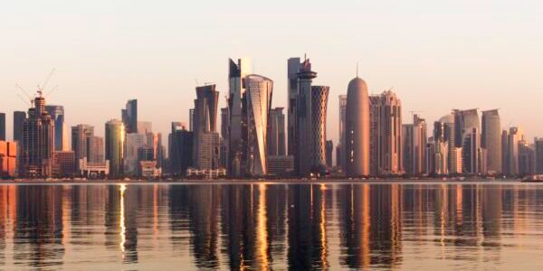 عدد الدول الذين يمكنهم دخول قطر دون تأشيرة ومدة الإقامة