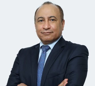 من هي زوجة الدكتور طارق سنان ويكيبيديا