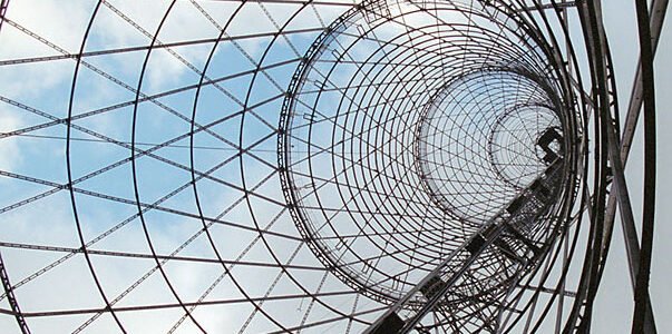 ظهرت في بداية القرن العشرين الحركة البنائية والإنشائية للمجسمات الجمالية