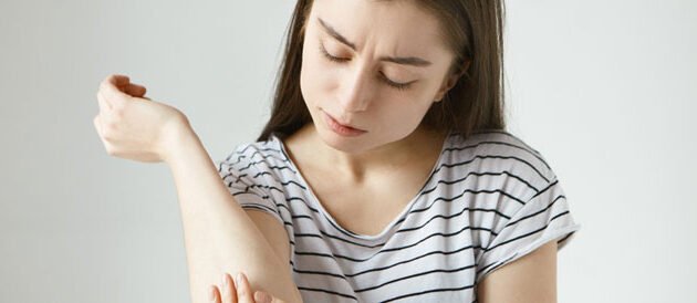 ما هي أسباب ألم الذراع الأيسر عند النساء من دون أسباب – خليجنا نت