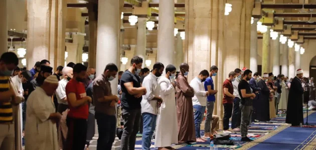 صلاة التهجد في الكويت الساعه كم