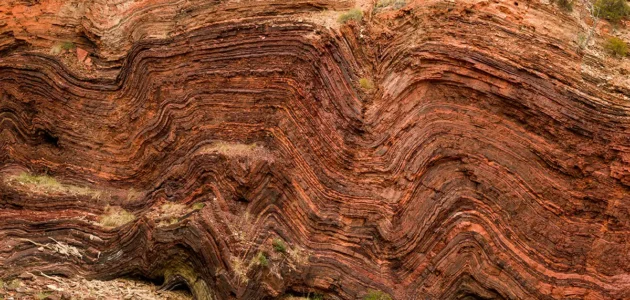 عندما تتعرض الصخور للحراره والضغط ينتج عنها صخور