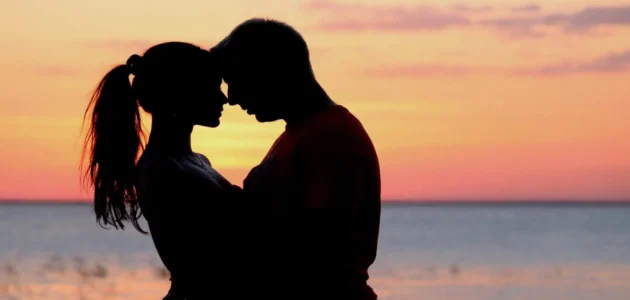 كيف تجعلين الرجل يحبك من كلامك وأثر الكلام الطيب