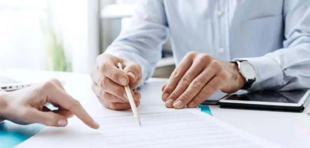 ما هي عقوبة الغياب عن العمل بعد إجازة العيد في السعودية