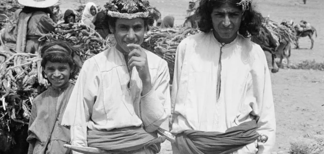 الفهيقي وش يرجع ، أصل عائلة الفهيقي من وين 1 الفهيقي وش يرجع ، أصل عائلة الفهيقي من وين