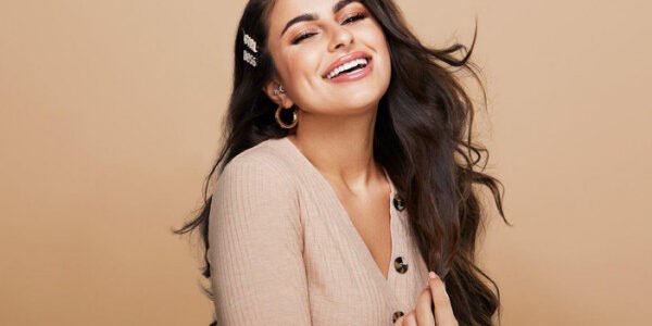 ما هي ديانة مينا الشيخلي