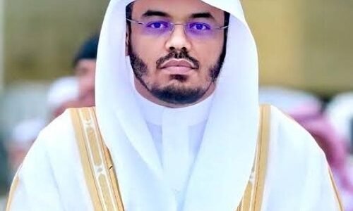 كم عمر الشيخ ياسر الدوسري