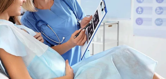 افضل دكتورة نساء وولادة في شرق الرياض وطرق التواصل 2023