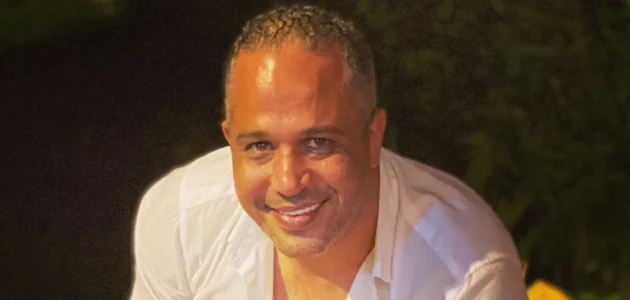 كم عمر الفنان مصطفى درويش مواليد كم