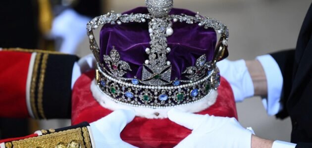 معلومات عن تاج الملكة اليزابيث سعره بالدولار