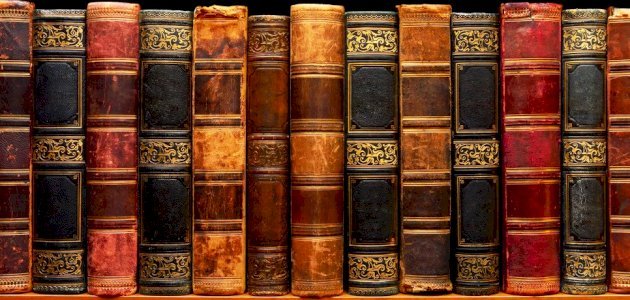 ما ماخذ النقاد علي مدرسه الاحياء والبعث