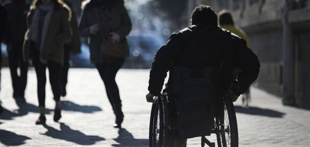 اول من اهتم بالمعاقين هو