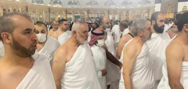 بالصور: “هنية” ووفد من حماس يصل السعودية لأداء مناسك الحج