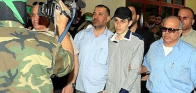 حماس توجه رسالة تحذير لإسرائيل في ذكرى خطف شاليط