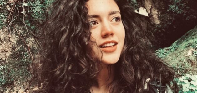 ديانة ستيفاني عطالله وكم طولها ووزنها