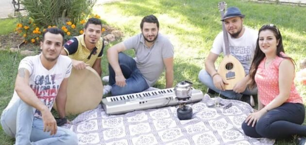 من هي فرقة تكات الغنائية ويكيبيديا