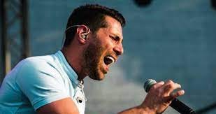 من هي زوجة عزيز مرقة