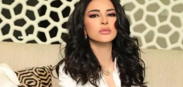 فيديو مشاجرة ماغي بوغصن مع سيدة في مكان عام