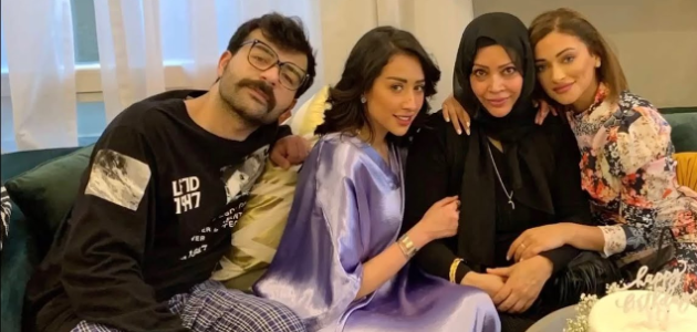 من هي ام فرح الهادي الحقيقية