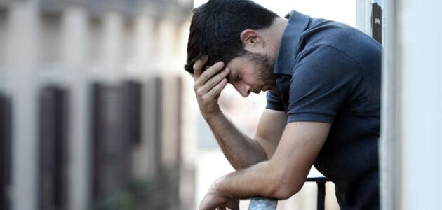 ماذا يحدث عندما يكتم الانسان حزنه