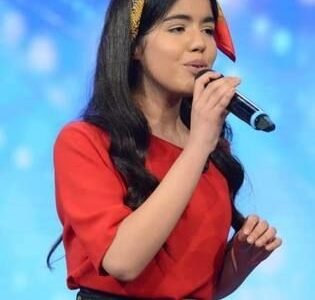 من هي نور قمر ويكيبيديا السيرة الذاتية