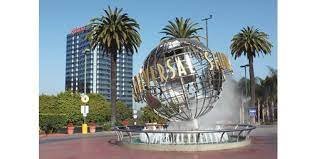 من أسس يونيفرسال ستوديوز عام 1912؟