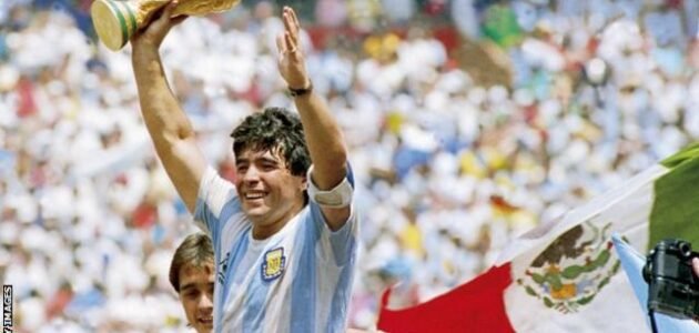 في اي عام سجل مارادونا هدف بيده