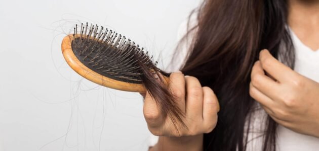 وصفات طبيعية للحد من تساقط الشعر وتكثيفه بشكل فعال.. والنتيجة مبهرة 1 وصفات طبيعية للحد من تساقط الشعر وتكثيفه بشكل فعال.. والنتيجة مبهرة