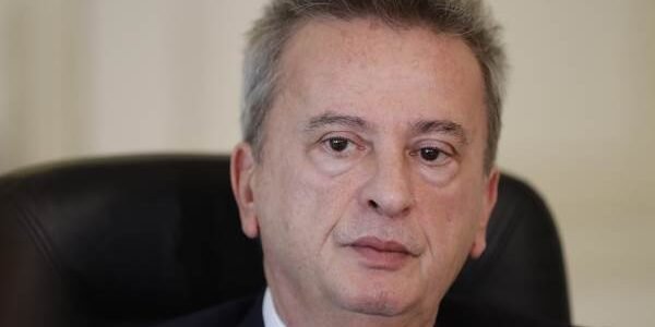 “المنار” تفتح النار على رياض سلامة