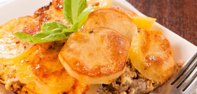 حضري بطاطس باللحمة المفرومة في البيت