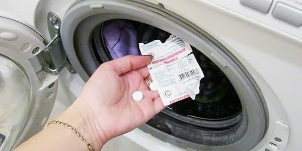 لا تتخيلوا! مفأجاة.. عند وضع الاسبرين داخل الغساله لا تصدقي النتيجة 1 لا تتخيلوا! مفأجاة.. عند وضع الاسبرين داخل الغساله لا تصدقي النتيجة