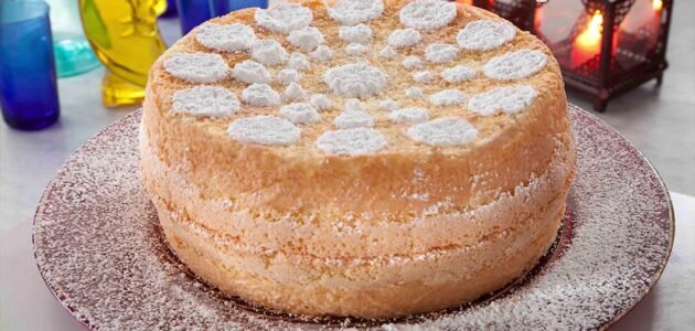 ببيضتين فقط .. طريقة عمل الكيكة الاسفنجية هشة ولذيذة 1 ببيضتين فقط .. طريقة عمل الكيكة الاسفنجية هشة ولذيذة