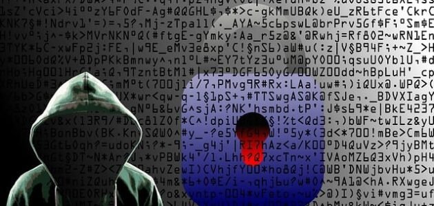 يتمثل الدور المهم للأمن السيبراني في منع التهديدات الداخلية دون الخارجية واكتشافها