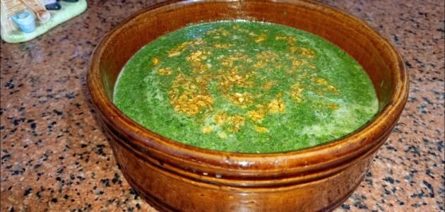 طريقة تحضير الملوخية الخضراء المصرية وعمل الطشة مثل المطاعم