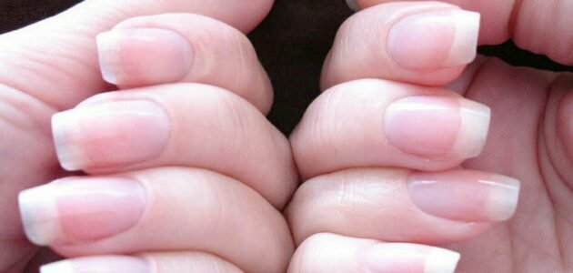 روتين طبيعي شامل لتطويل الأظافر وتقويتها 1 روتين طبيعي شامل لتطويل الأظافر وتقويتها