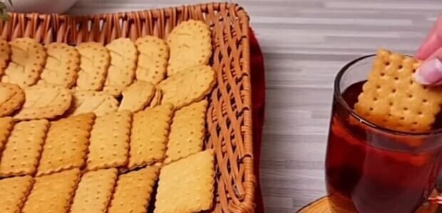 ألذ بسكويت هتدوقة وهتعملية….طريقة عمل بسكويت الشاي الاقتصادي بأبسط المكونات