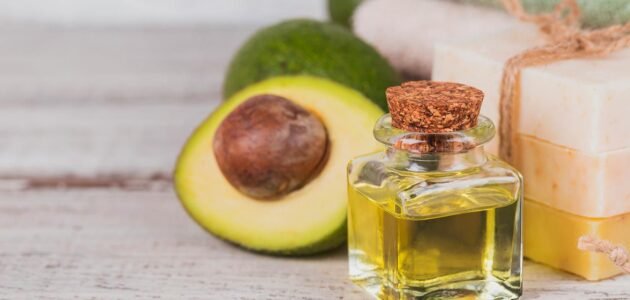 طريقة عمل صابونة الأفوكادو لبشرة بيضاء وناعمة كالحرير