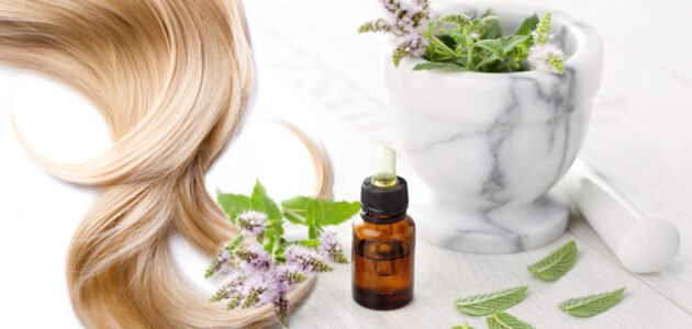 وداعًا للشعر المكمكم.. طريقة عمل عطر طبيعي للشعر برائحة جذابة وثابتة