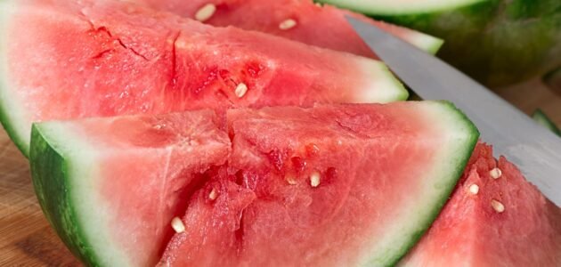 علاج تهيج البشرة وآثار الحروق بقشور البطيخ.. فوائد قشور البطيخ