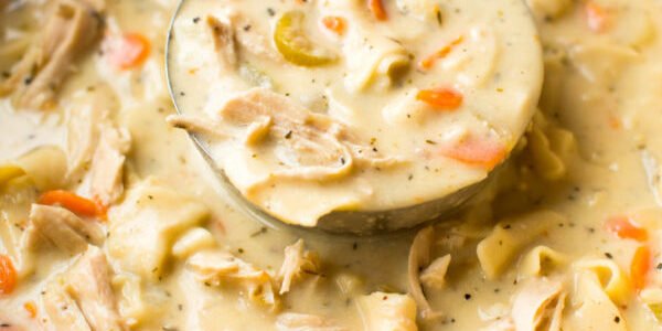 شوربة الدجاج بالكريمة مقادير شوربة الدجاج بالكريمة – موقع خليجنا