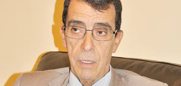 من هو الجنرال بن حديد ويكيبيديا وما سبب وفاته